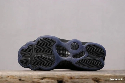 Hyperoad 13 CAP AIR GOWN AND JORDAN 1202